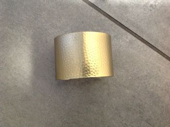 Bracelet jonc large / manchette en métal doré