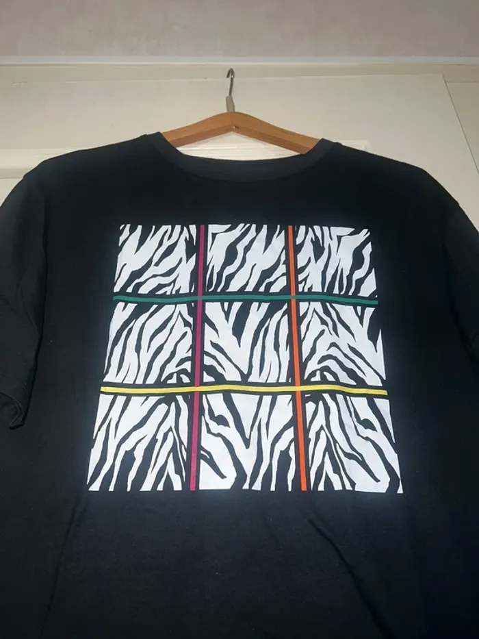 T-shirt sans marque - photo numéro 3