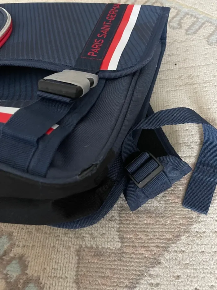 Cartable + trousse PSG - photo numéro 5