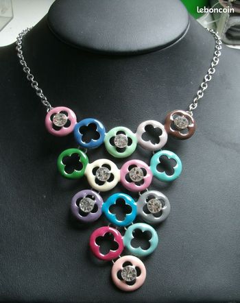 Collier émail -   Dégradé de ronds multicolores avec petits strass