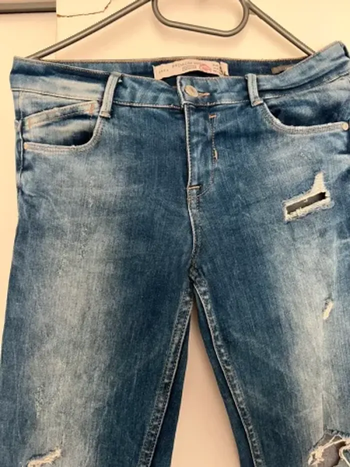 Jean bleu slim troué Zara Premium Wash - photo numéro 2