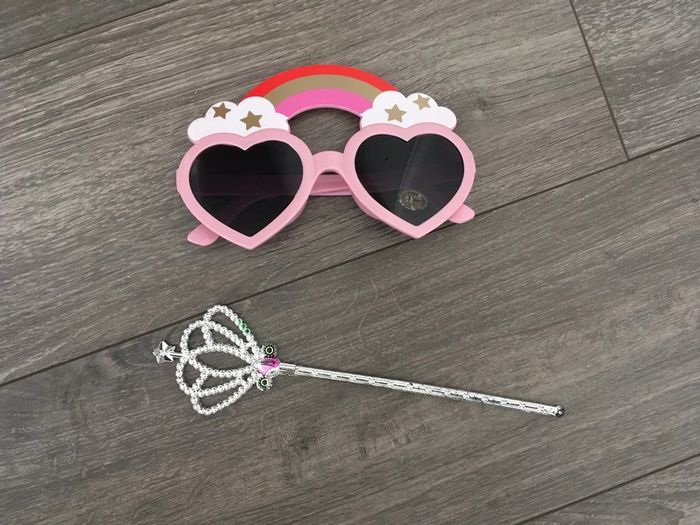Lunettes et baguette magique