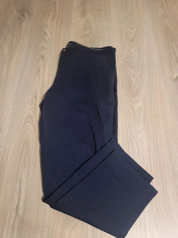 Pantalon femme bleu marine taille 42 in extenso