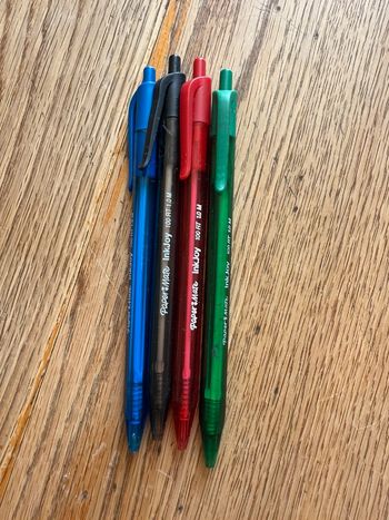 4 stylos paper mate noir bleu vert rouge