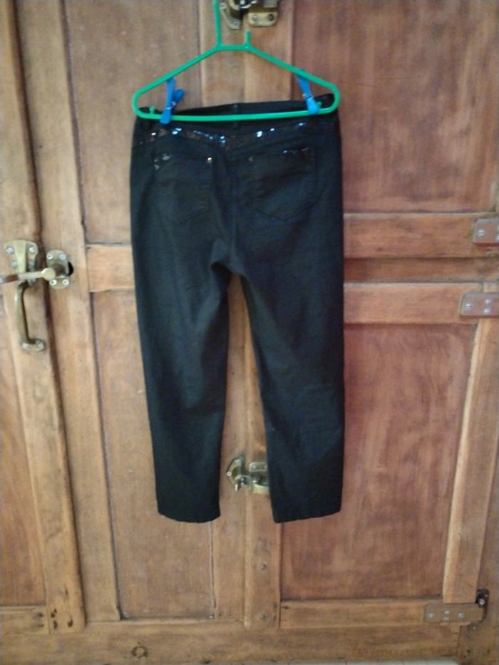 Pantalon noir ( un peu délavé) - photo numéro 4