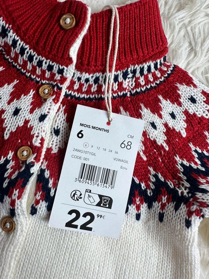 Gilet rouge et blanc du pareil au même taille 6 mois - photo numéro 3