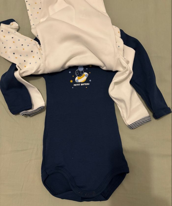 Lot de 3 bodies garçon ,petit bateau ,18 mois - photo numéro 3