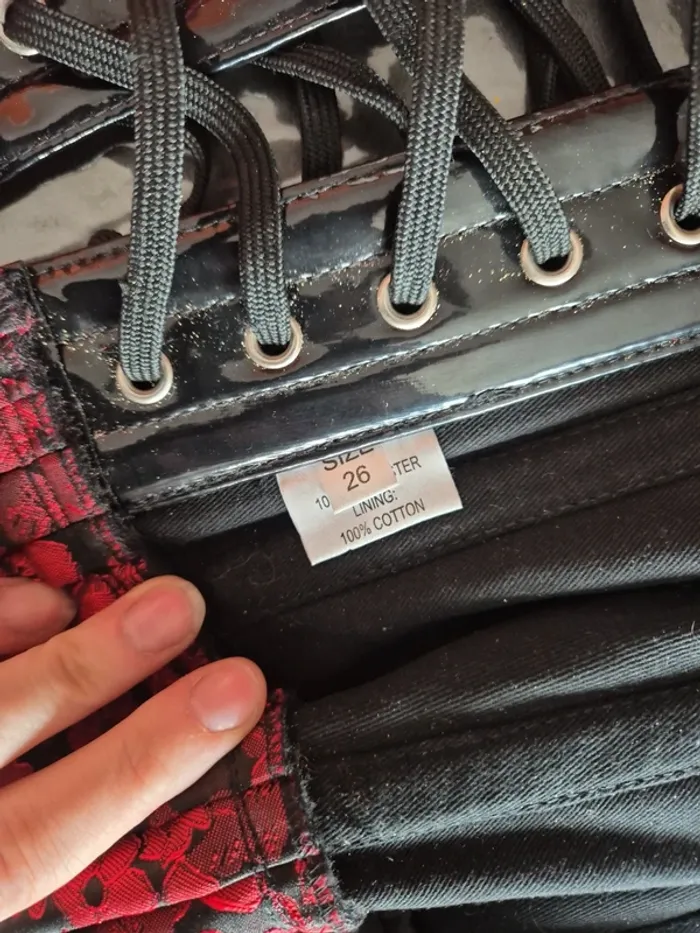 Corset victorien avec vinyle - photo numéro 5