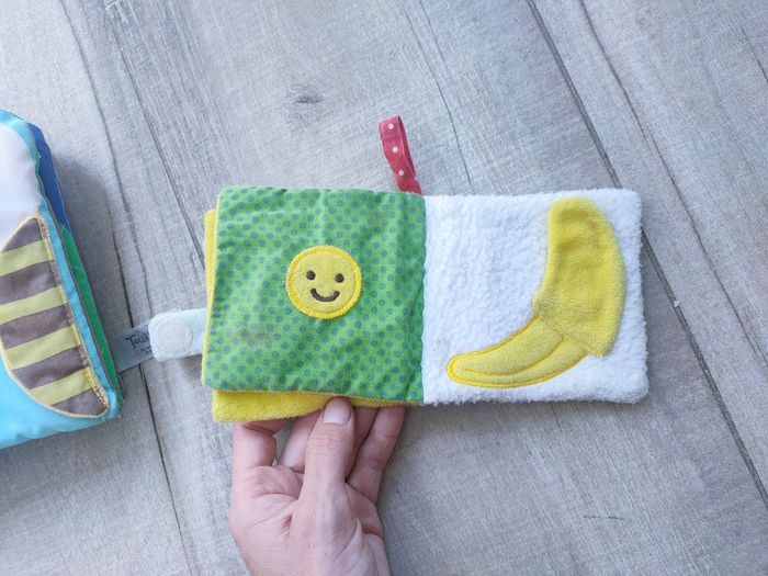 Lot livre musical Winnie et livres d'éveil en tissu bébé - photo numéro 6