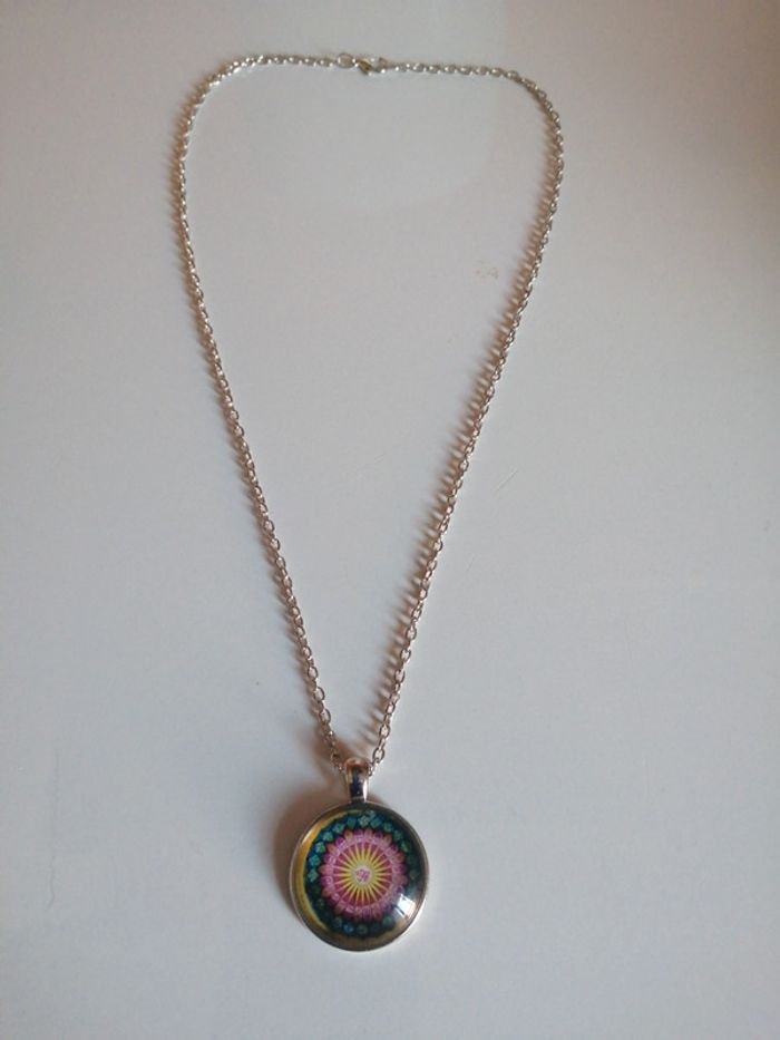🌸Collier argenté avec pendentif mandala Neuf 🌸 - photo numéro 3