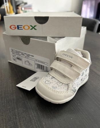 Chaussures à scratch pour bébé