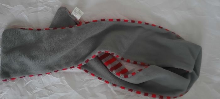 Vends écharpe fille - photo numéro 2