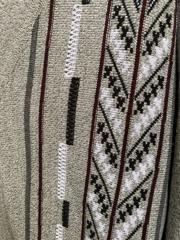 Veste grise à motifs