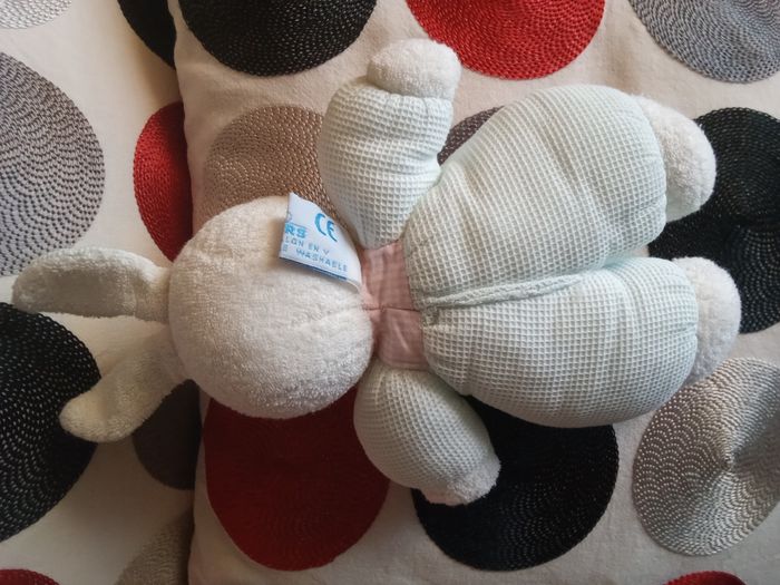 Doudou lapin Nounours vert clair proche bleu clair vichy rose blanc nez brodé marron tissu  nid d'abeilles et éponge blanc  bouclettes  blanches grelot hochet d'occasion - photo numéro 6