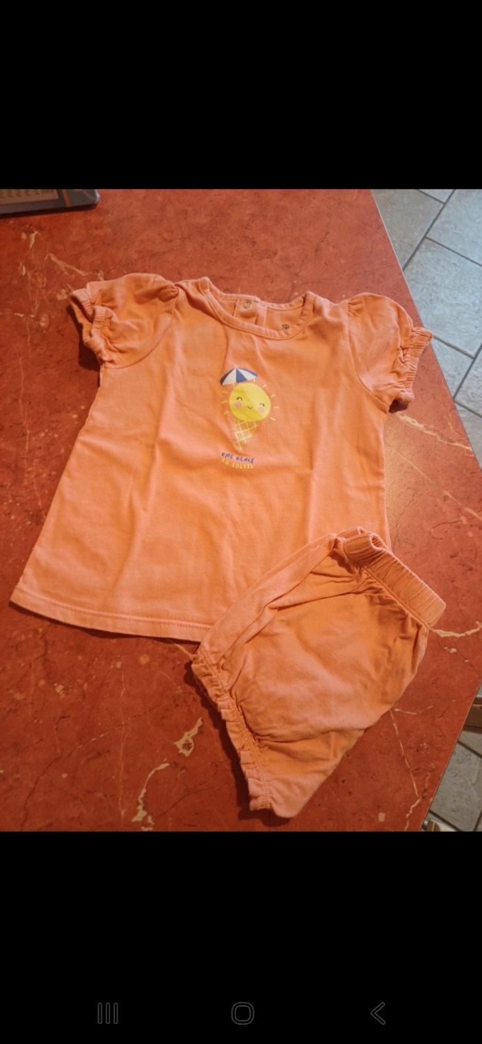 Ensemble bébé taille 24 mois