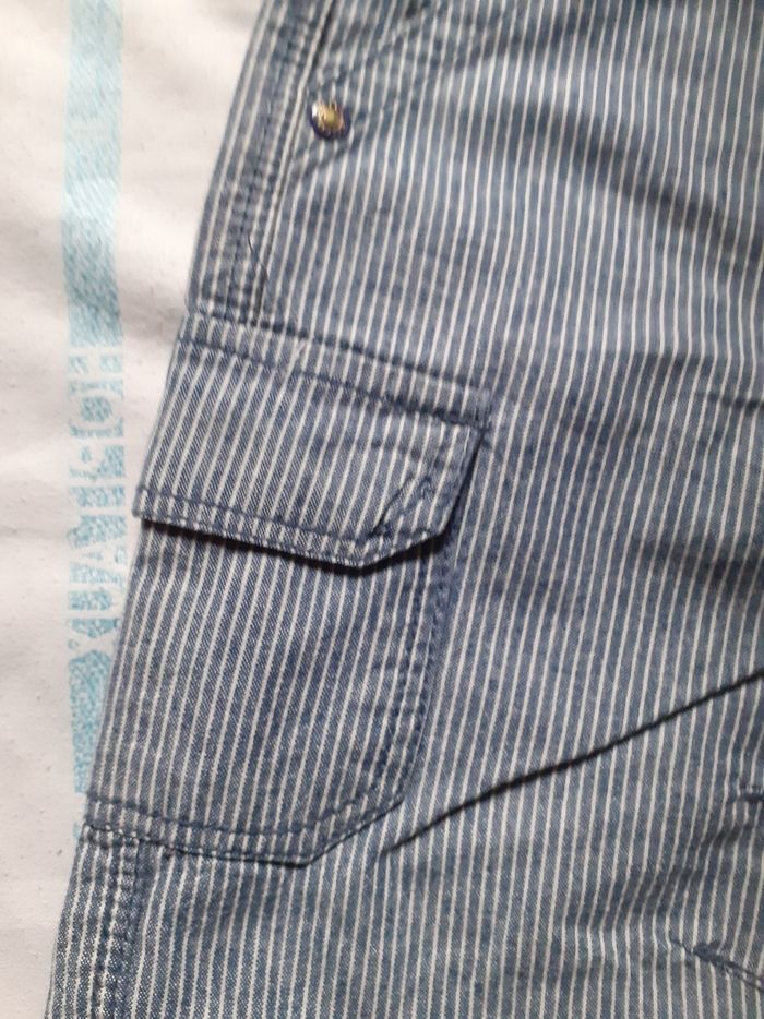 Short rayé marine et blanc - photo numéro 3