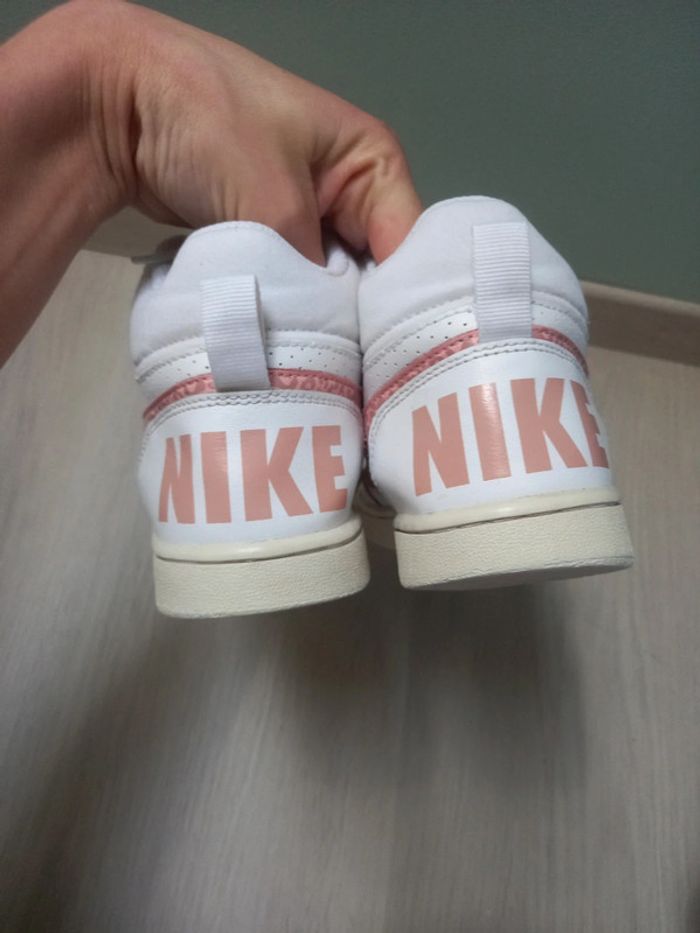 Baskettes Nike taille court borough taille 37.5 - photo numéro 6