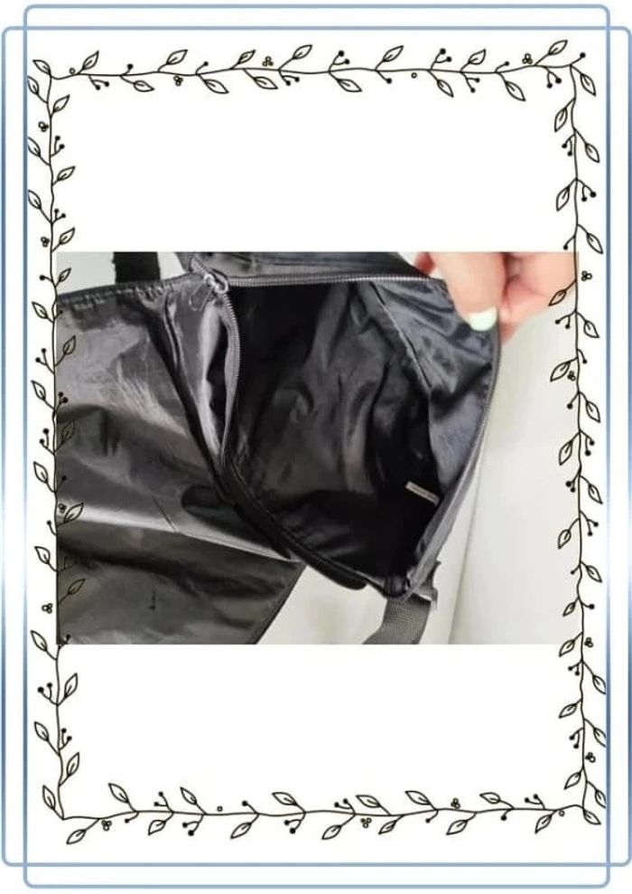 Pochette à bandoulière AXE, bon état mais à nettoyer, 33x24cm - photo numéro 3