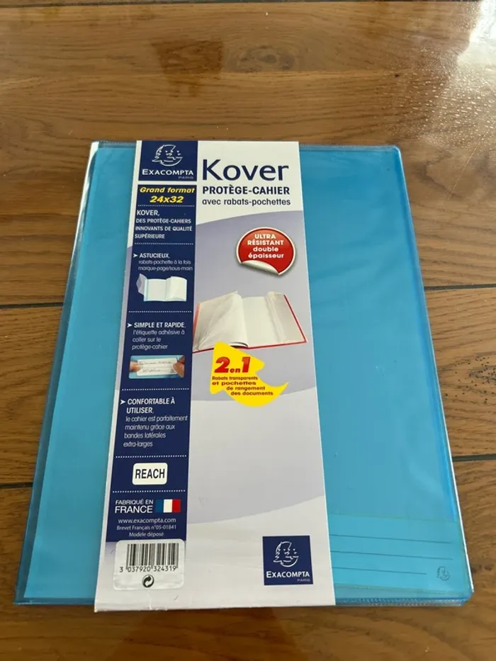 Protège cahier 24x32 avec rabats