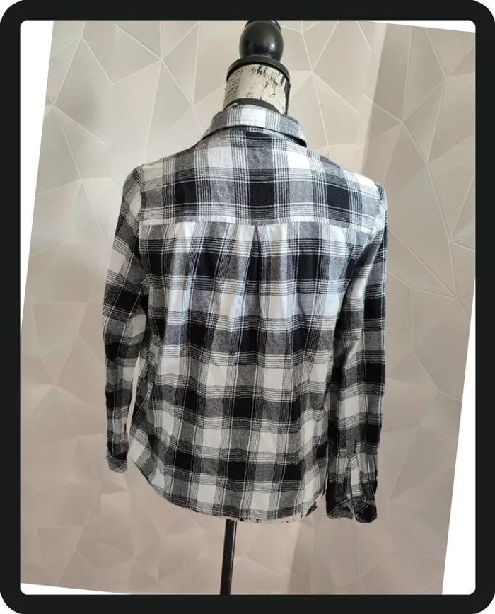 Chemise noire et blanche - photo numéro 4