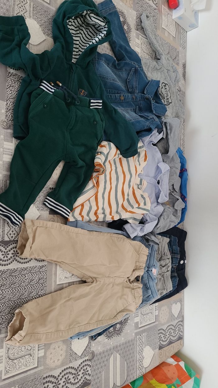 Lot vêtements bébé 18 mois garcons - photo numéro 2