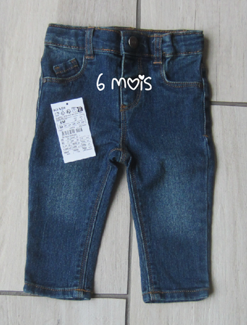 Jeans neuf 6 mois