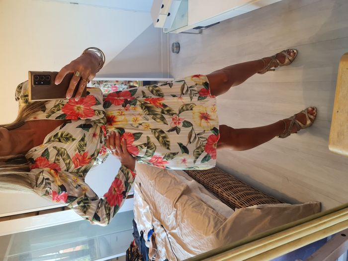 Robe blanche fleurie manches longues Taille 36