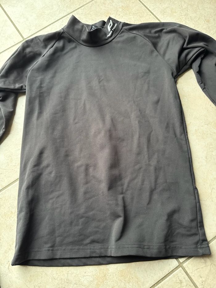 Tee shirt collant pour le sport