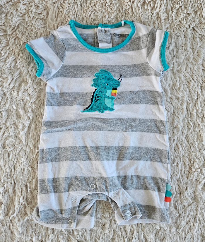 Barboteuse et ensemble 1 mois - photo numéro 2