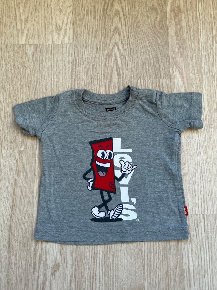 T-shirt levi’s garçon neuf taille 6 mois