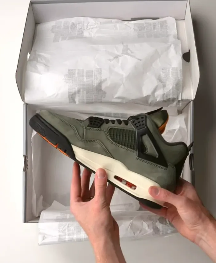 Jordan 4 retro x Undefeated - photo numéro 2