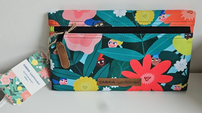 Pochette large pour sac à dos Cabaia Edition limitée La ville et les nuages