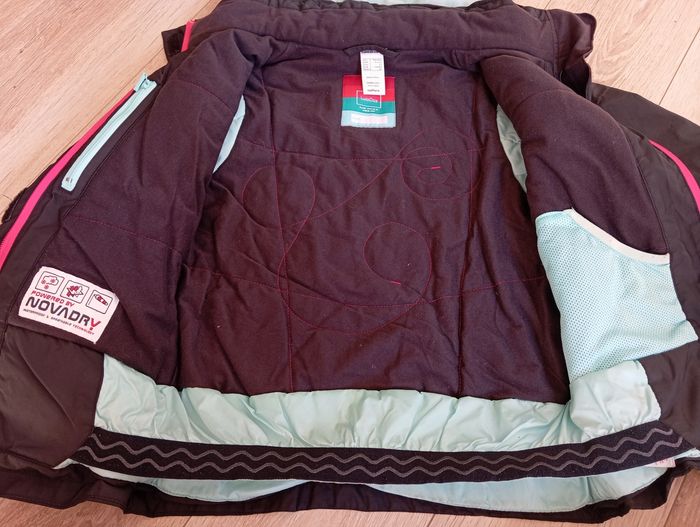 Veste de ski noir, rose et bleu en 8 ans. Très bon état  Wedze - photo numéro 5