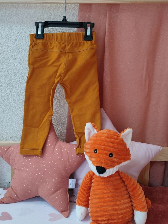 Pantalon Jegging Moutarde Mixte - 24 mois - Très bon état - Kiabi - photo numéro 3