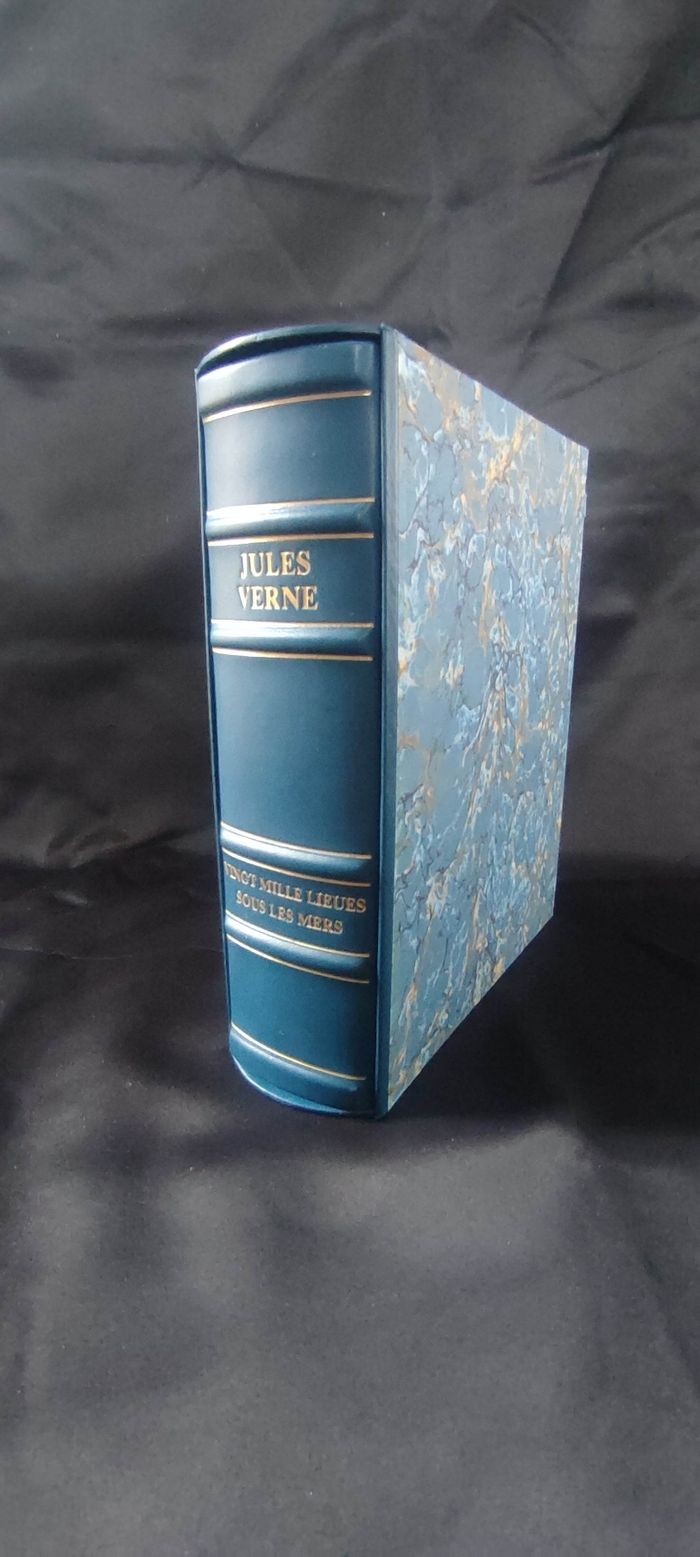 Magnifique coffret de luxe Jules verne " vingt mille lieues sous les mer" - photo numéro 3