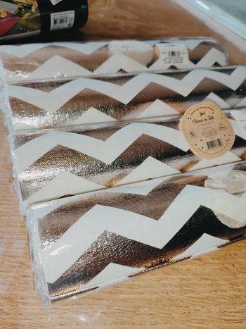 Lot chemins de table chevrons doré