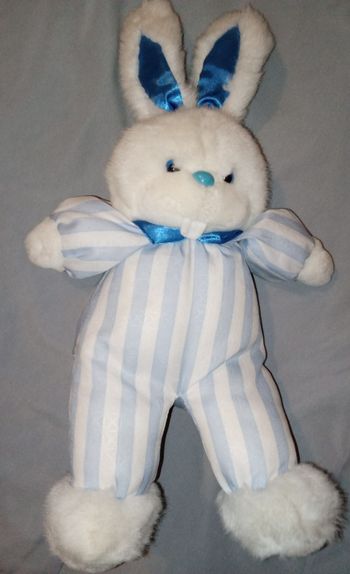 Grand lapin Pampers 36cm +/- blanc rayé rayures bleues claires bleu clair en posture debout plus d'étiquette prix fixe bicolore tissu fin toile de parachute