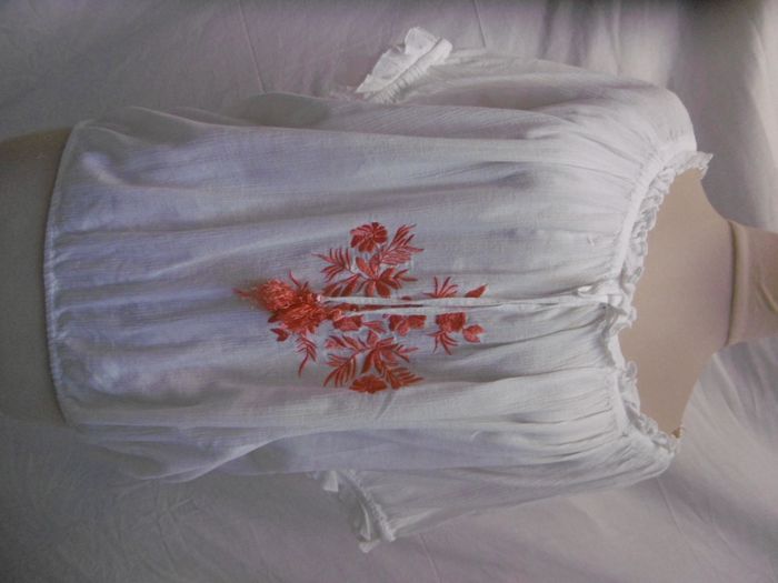 jennyfer blouse crépon blanc brodé motif orange T 38 - photo numéro 1