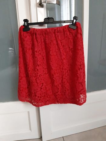 Jupe dentelle rouge 38