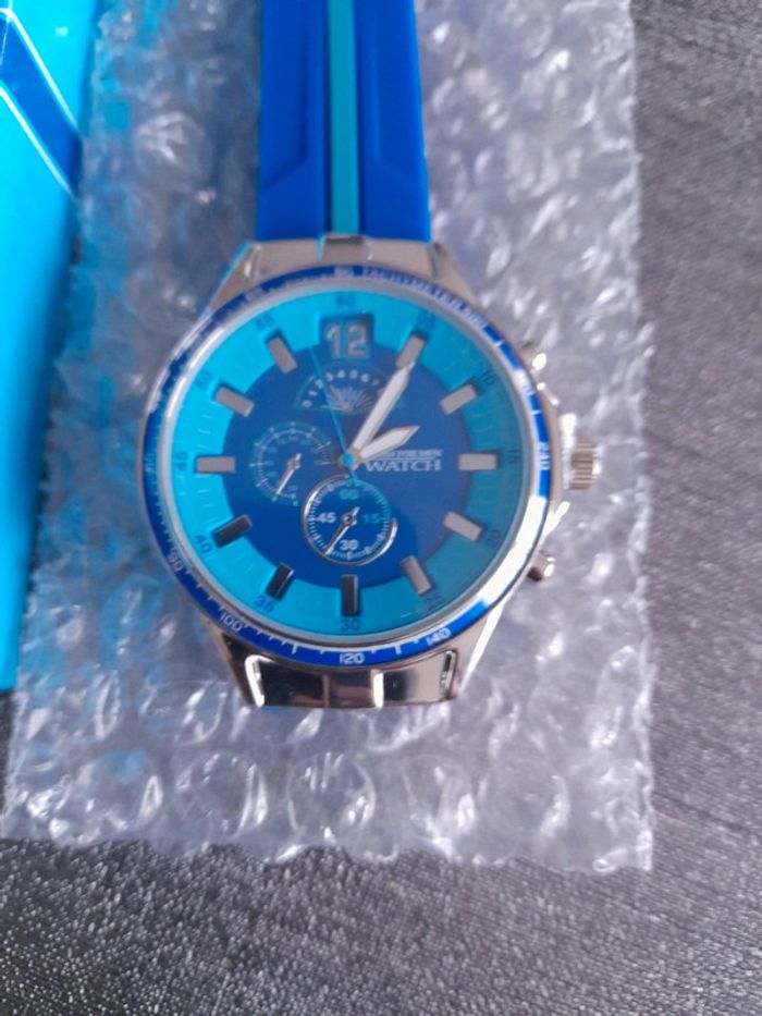 Montre neuve - photo numéro 2