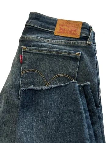 Jean Levi’s 711