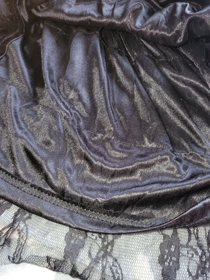 Jolie robe en dentelle longueur 67 cm avec doublure a l'intérieur - photo numéro 10