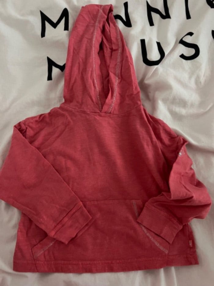 Pull avec la capuche