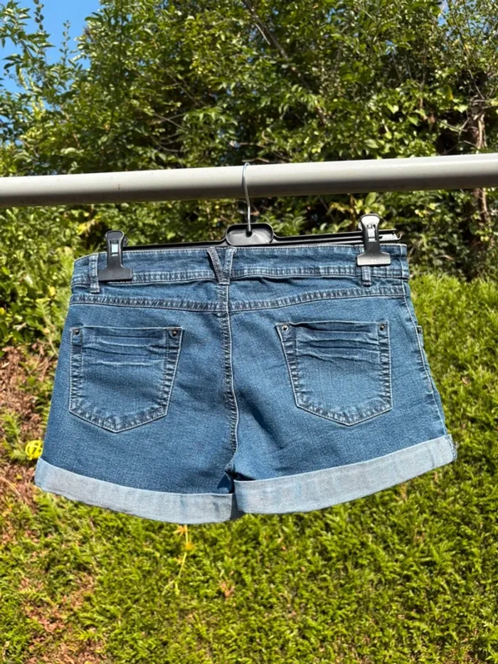 Short en jean taille haute – Marque Kiabi - photo numéro 2