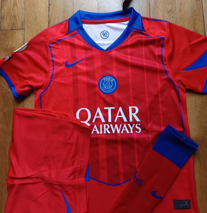 Beaucoup de football taille 10 ans modèle Barcola rouge extérieur PSG 2026 - photo numéro 3
