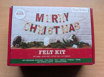 Kit DIY Guirlande Lumineuse Merry Christmas en Feutrine et LED neuf