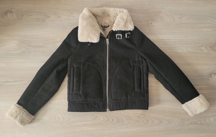 Veste noire  avec col en fourure - photo numéro 6