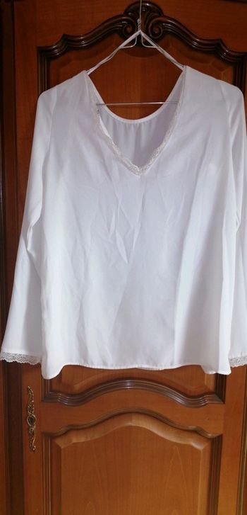 Blouse col manche dentelle