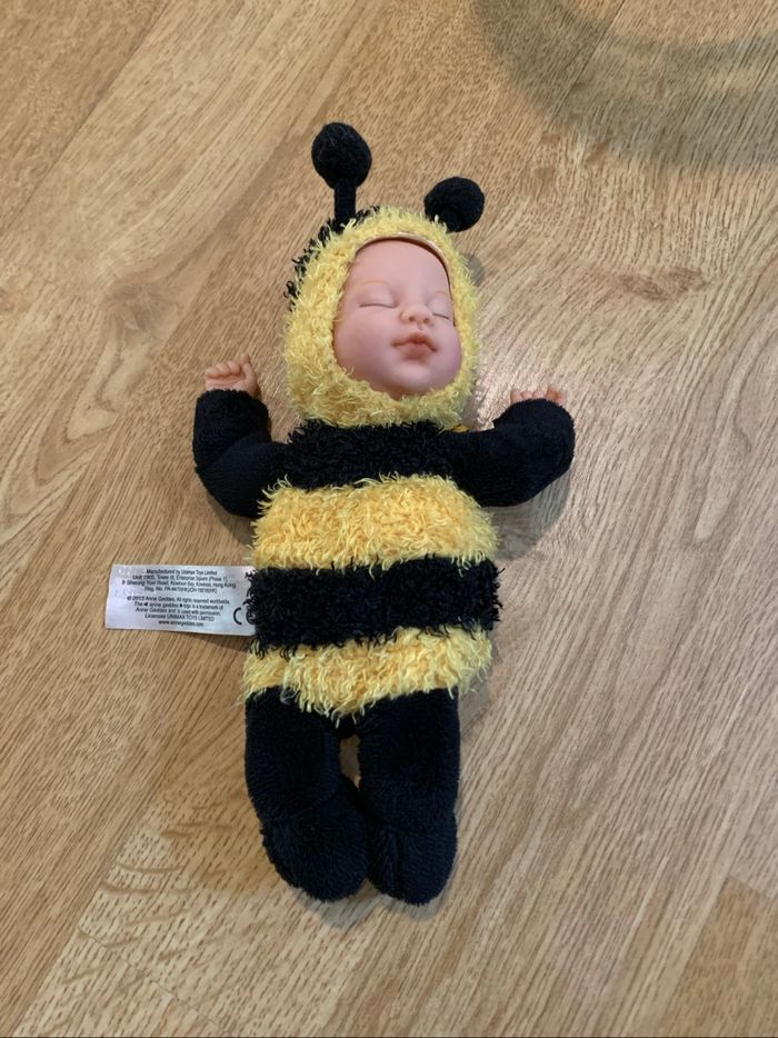 Poupée bébé abeille Anne Geddes