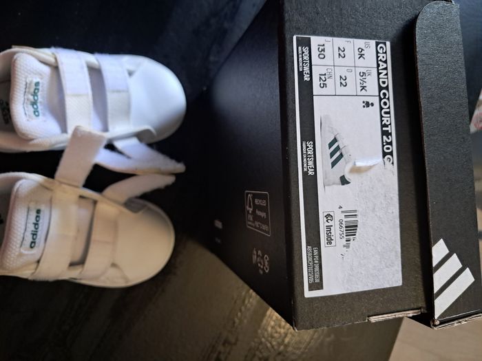 Basket adidas taille 22 - photo numéro 7